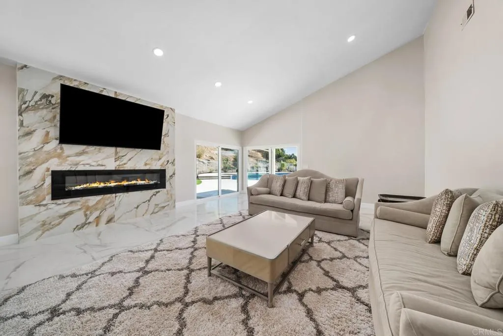 1223 Burris Drive, El Cajon, California 92019 home-pic-6