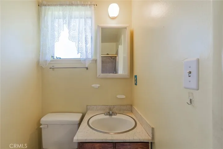 2001 W Jan Way, Santa Ana, California 92704