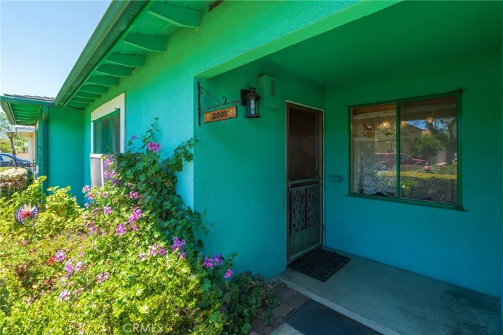 2001 W Jan Way, Santa Ana, California 92704