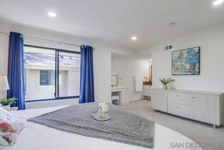 3319 Caminito Eastbluff 181, La Jolla, California 92037