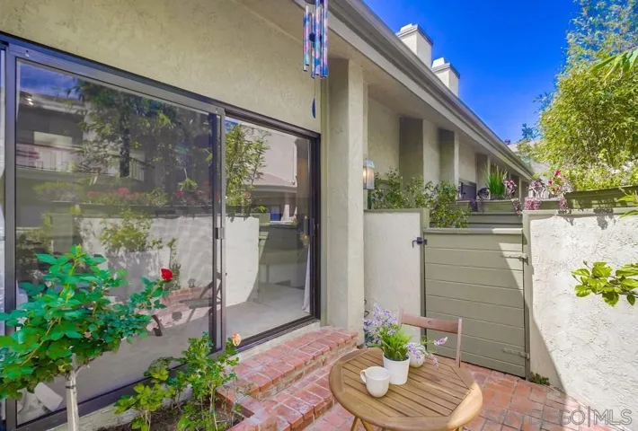 3319 Caminito Eastbluff 181, La Jolla, California 92037
