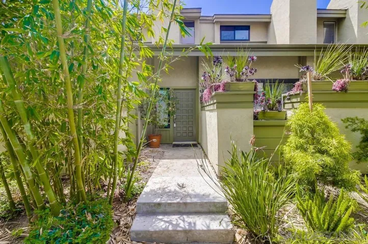 3319 Caminito Eastbluff 181, La Jolla, California 92037