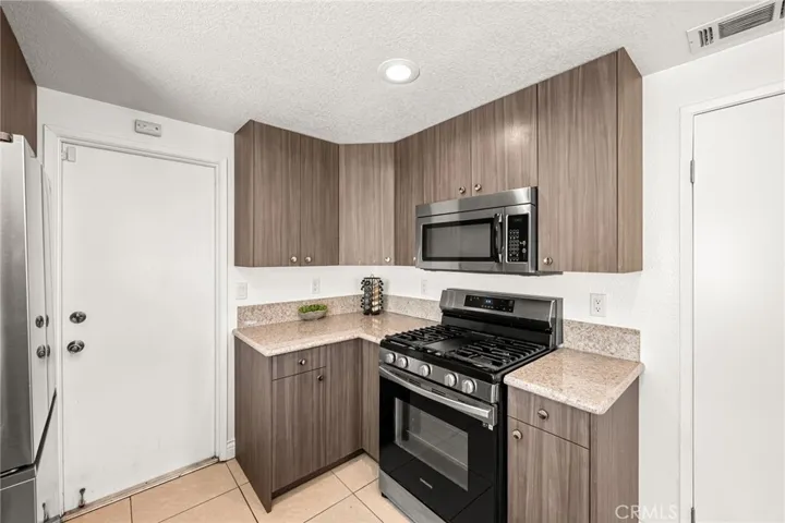 27026 Ravenhill Court, Temecula, California 92591