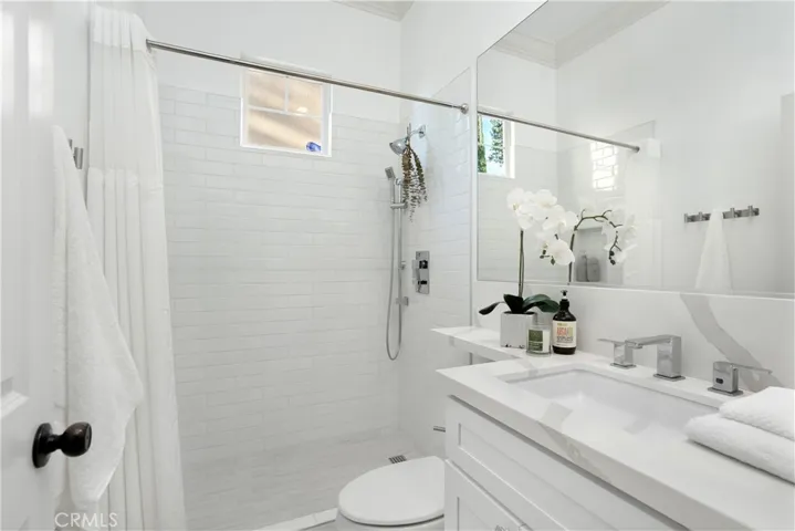 Downstairs full bath.
