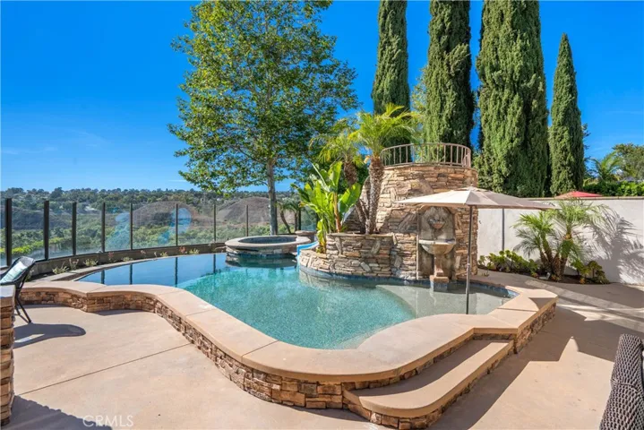 25 Thalia Street, Ladera Ranch, California 92694