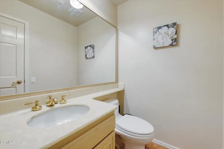 24-652 Stonebrook Street-24
