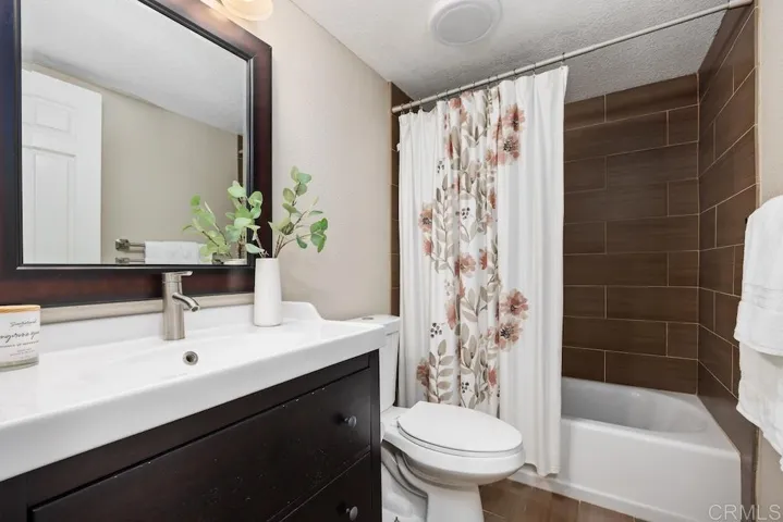 183 Mangano Circle, Encinitas, California 92024