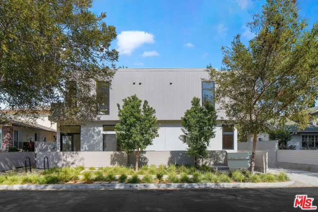 3808 College Ave 3, Culver City, California 90232, 3 Bedrooms Bedrooms, ,4 BathroomsBathrooms,Residential Lease,For Rent,College Ave,25562795
