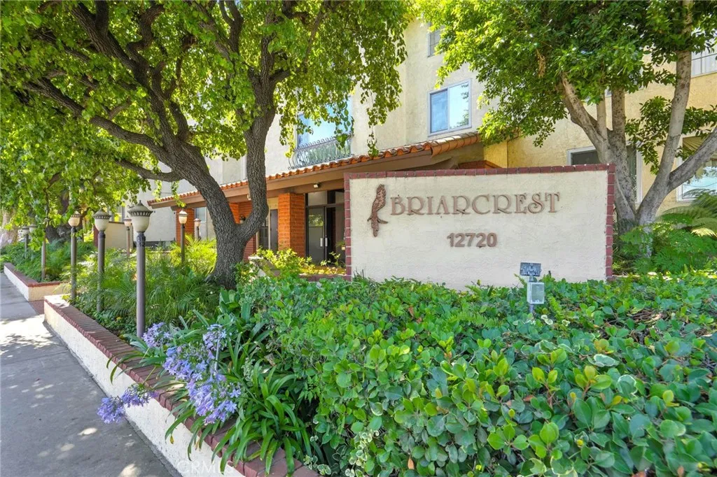 12720 Burbank Boulevard 121, Valley Village, California 91607 home-pic-1