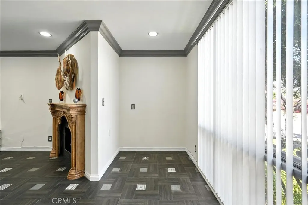 12720 Burbank Boulevard 121, Valley Village, California 91607 home-pic-7