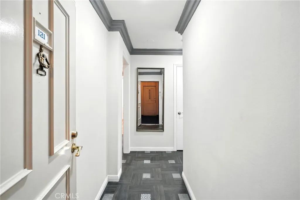 12720 Burbank Boulevard 121, Valley Village, California 91607 home-pic-2