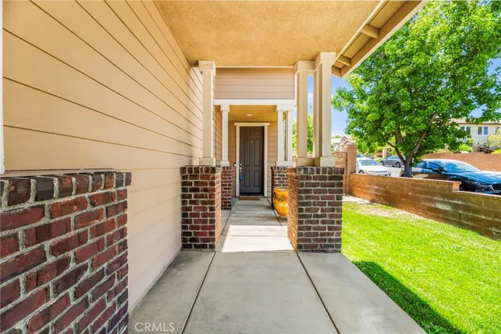 11209 Pinecone Street, Corona, California 92883