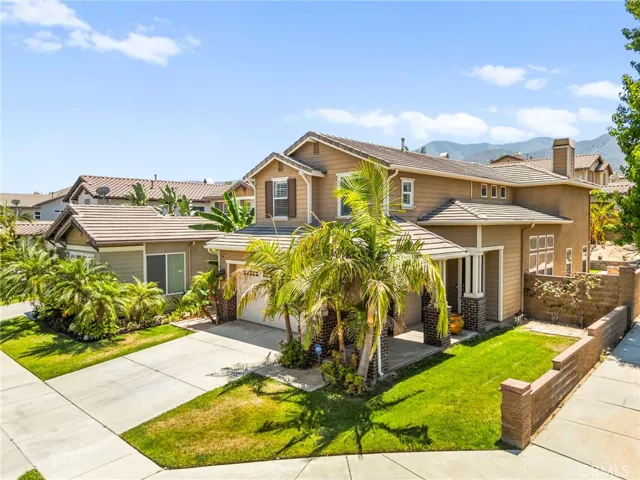 11209 Pinecone Street, Corona, California 92883