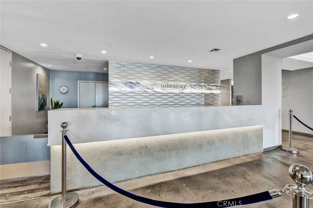 525 E Seaside Way 1504, Long Beach, California 90802 home-pic-23