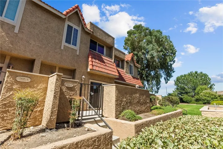 17910 River Circle 5, Canyon Country, California 91387