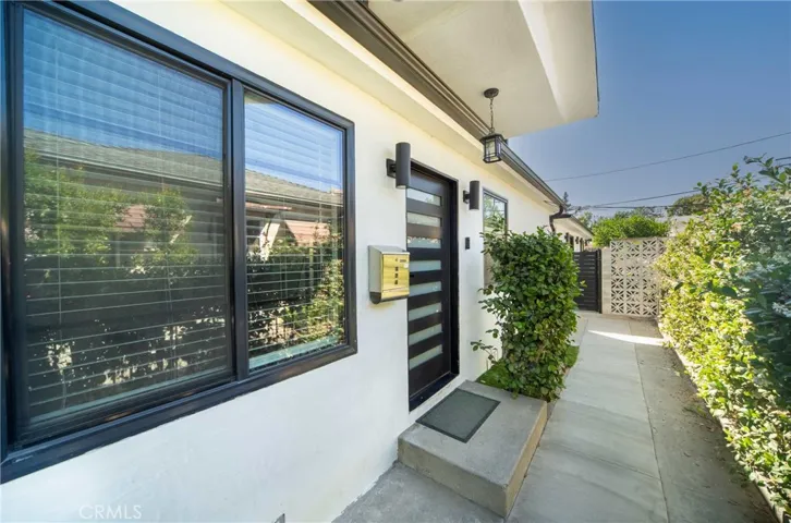 1123 W Angeleno Avenue, Burbank, California 91506
