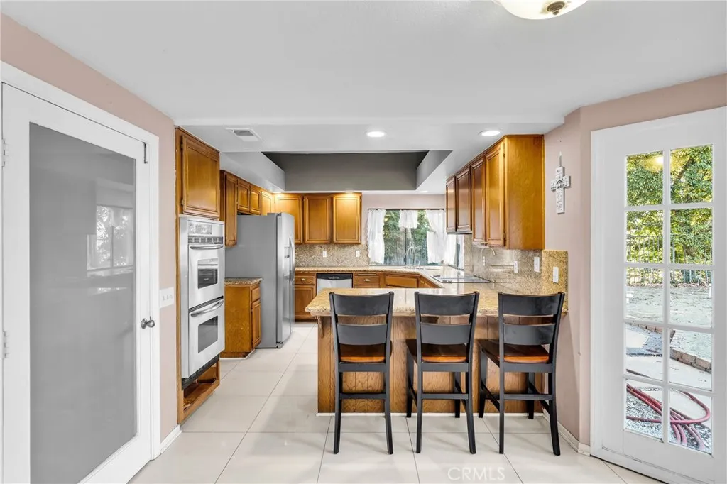 1549 Hillcrest Drive, Pomona, California 91768 home-pic-9