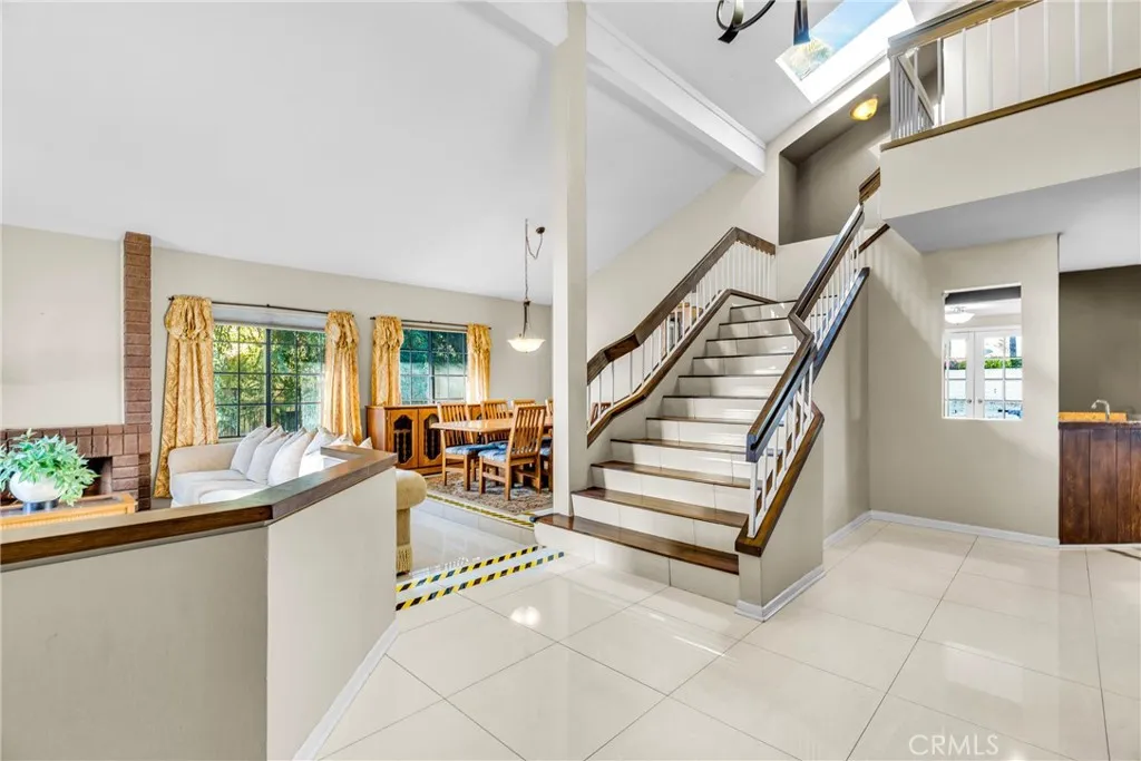1549 Hillcrest Drive, Pomona, California 91768 home-pic-4