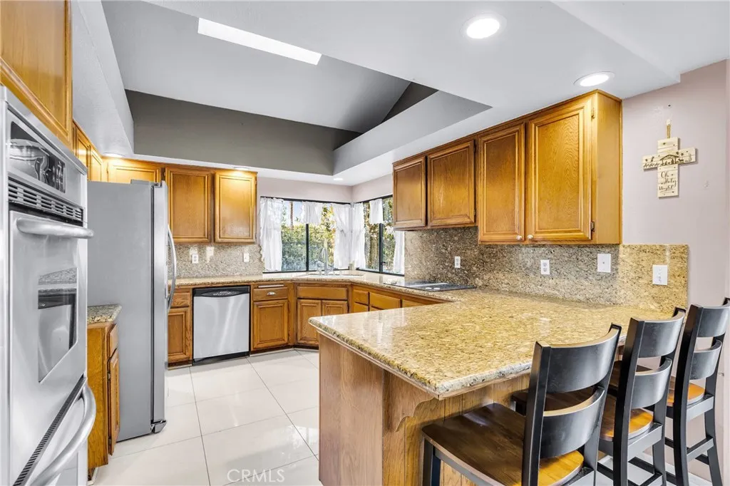 1549 Hillcrest Drive, Pomona, California 91768 home-pic-25