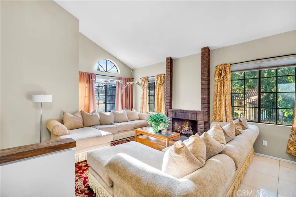 1549 Hillcrest Drive, Pomona, California 91768 home-pic-37