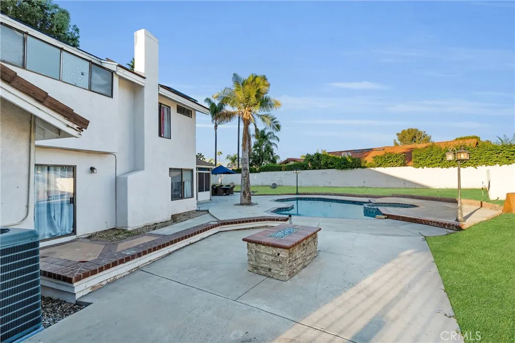 1549 Hillcrest Drive, Pomona, California 91768 home-pic-69