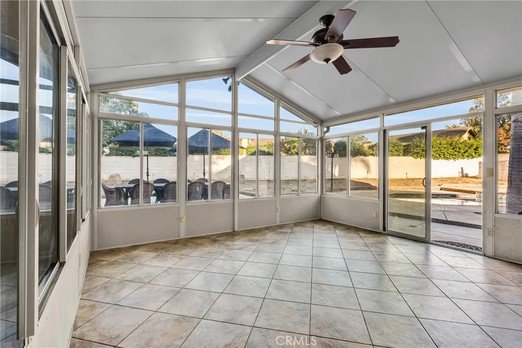 1549 Hillcrest Drive, Pomona, California 91768 home-pic-12