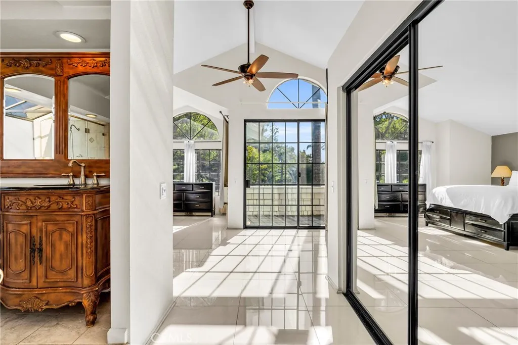 1549 Hillcrest Drive, Pomona, California 91768 home-pic-3