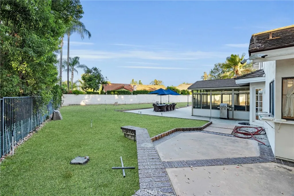 1549 Hillcrest Drive, Pomona, California 91768 home-pic-65