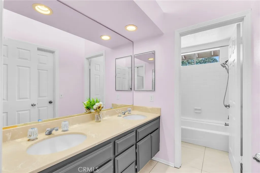 1549 Hillcrest Drive, Pomona, California 91768 home-pic-24