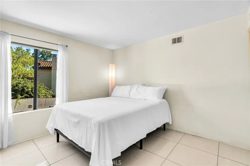 1549 Hillcrest Drive, Pomona, California 91768 home-pic-60