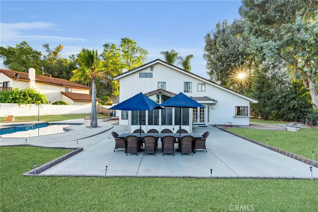 1549 Hillcrest Drive, Pomona, California 91768 home-pic-26