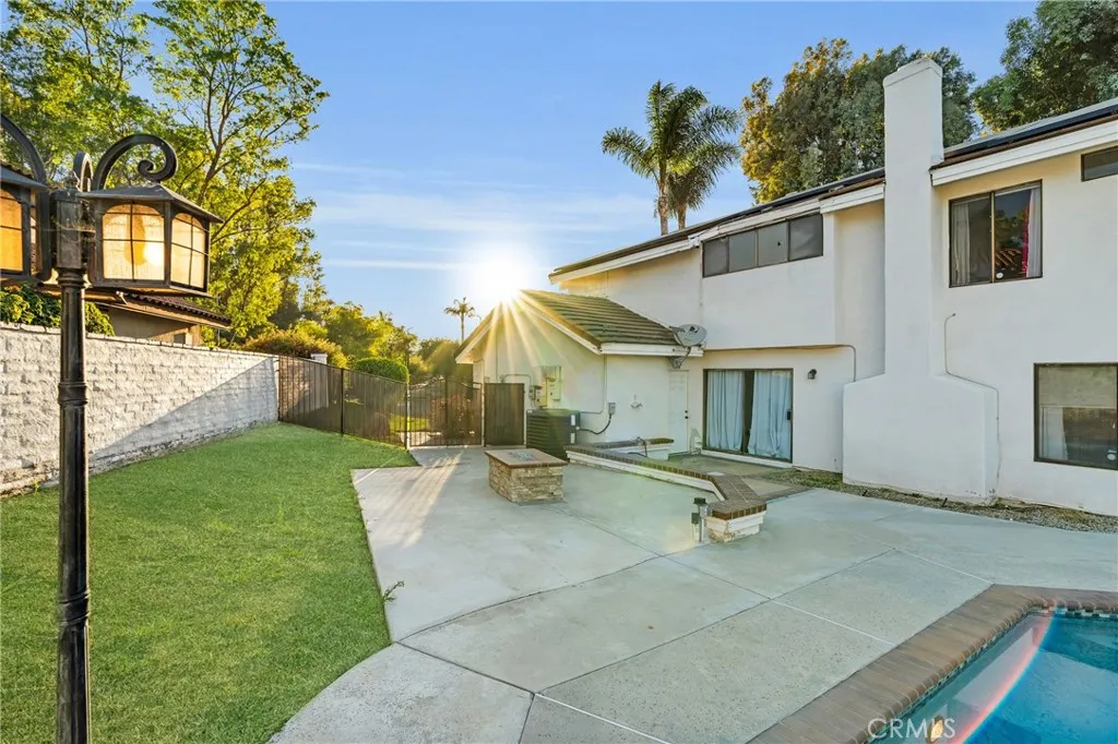 1549 Hillcrest Drive, Pomona, California 91768 home-pic-68