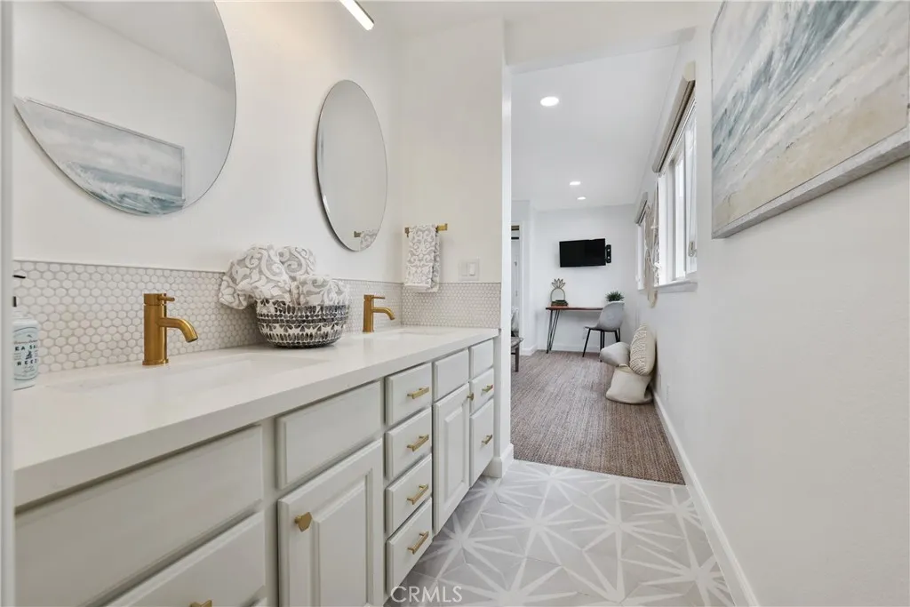 295 Plymouth Street, Cambria, California 93428 home-pic-45