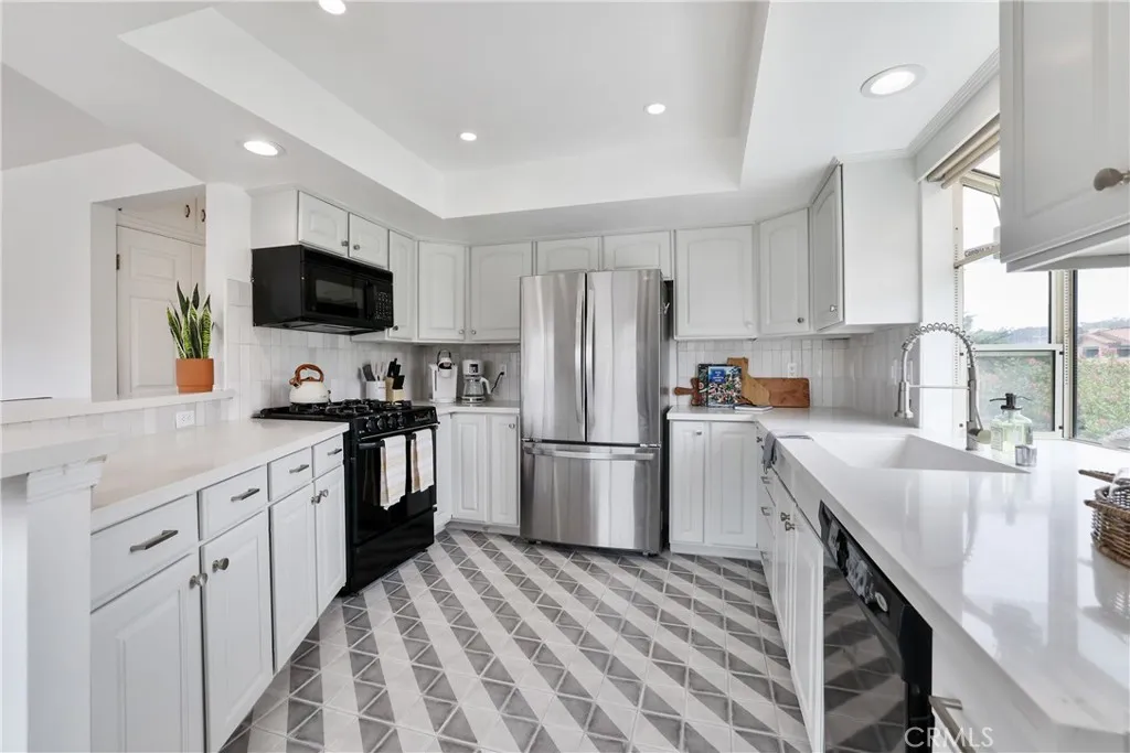 295 Plymouth Street, Cambria, California 93428 home-pic-16