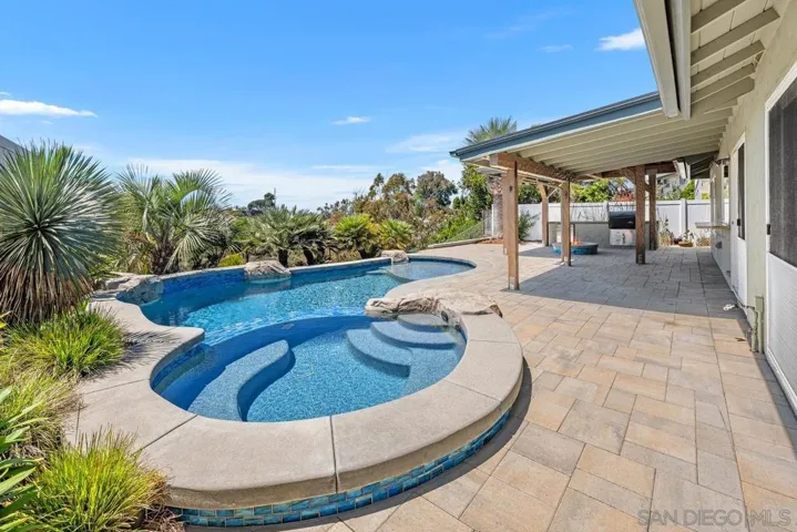 5020 Park Rim Dr, San Diego, California 92117