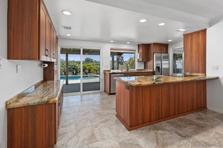 5020 Park Rim Dr, San Diego, California 92117