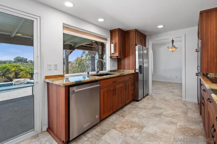 5020 Park Rim Dr, San Diego, California 92117