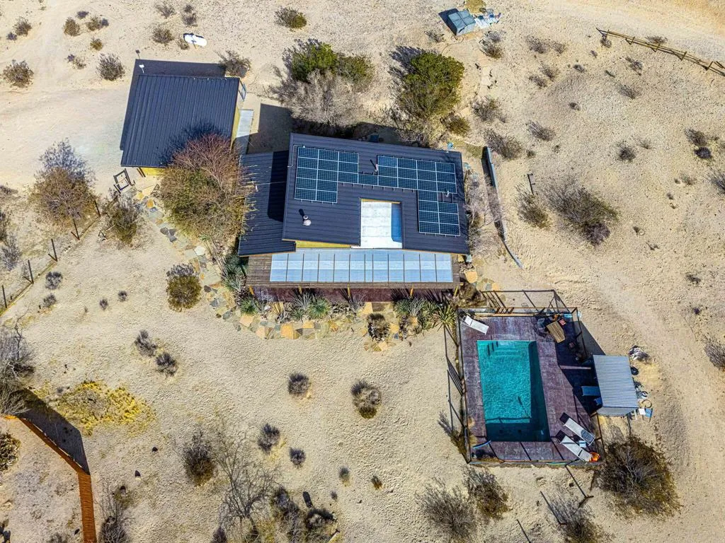 1776 Sunview Avenue, Joshua Tree, California 92252 home-pic-5