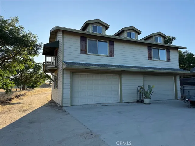 Detached Garage