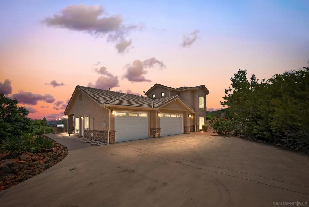 12443 Mirar De Valle, Valley Center, California 92082 home-pic-1