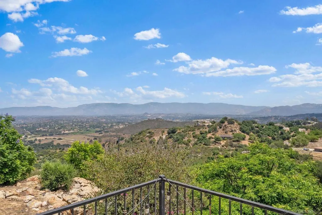 12443 Mirar De Valle, Valley Center, California 92082 home-pic-26