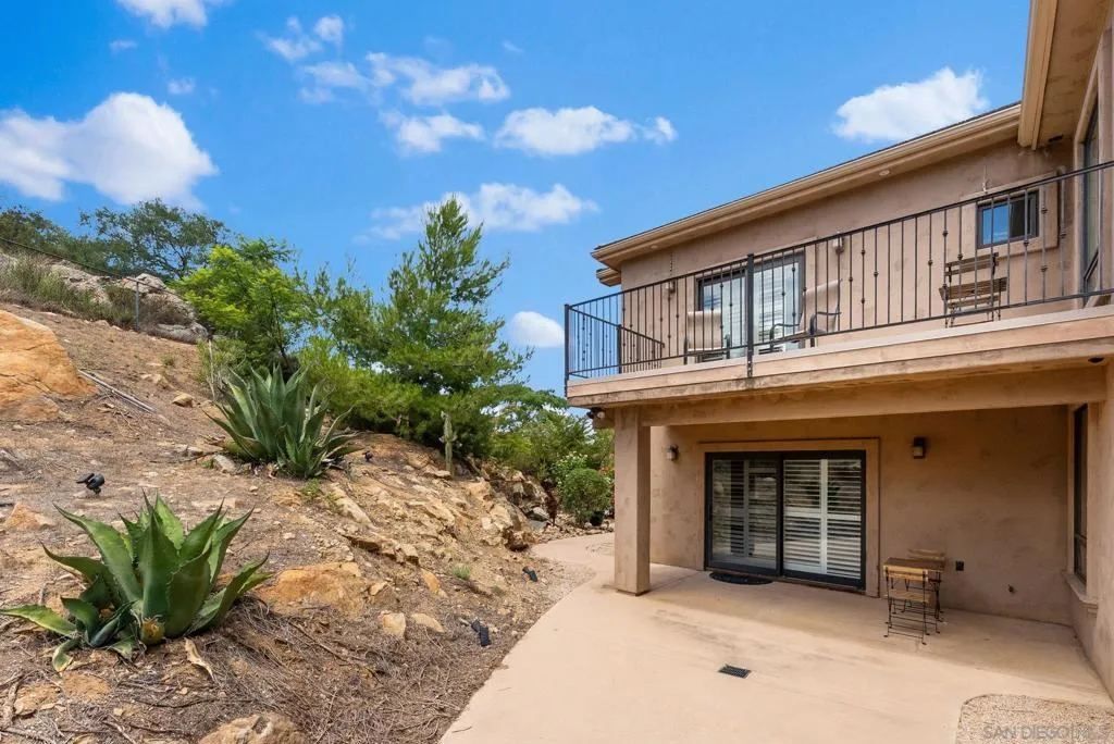 12443 Mirar De Valle, Valley Center, California 92082 home-pic-33