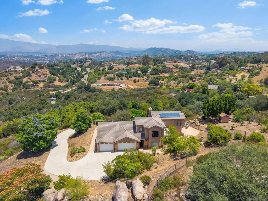 12443 Mirar De Valle, Valley Center, California 92082 home-pic-0