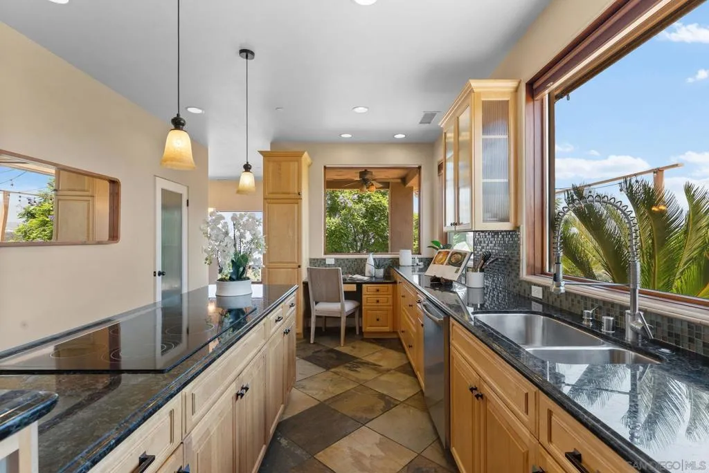 12443 Mirar De Valle, Valley Center, California 92082 home-pic-8
