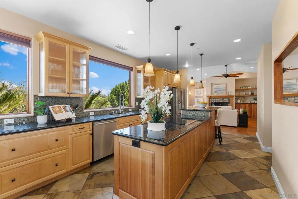 12443 Mirar De Valle, Valley Center, California 92082 home-pic-12
