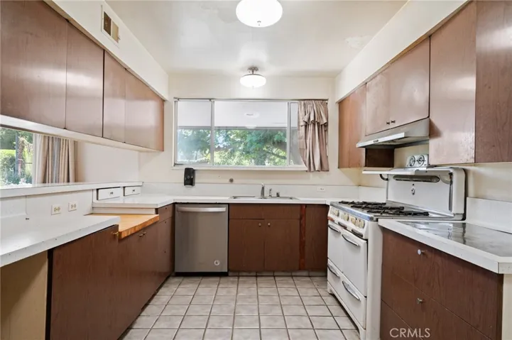 8 Coveview Drive, Rancho Palos Verdes, California 90275
