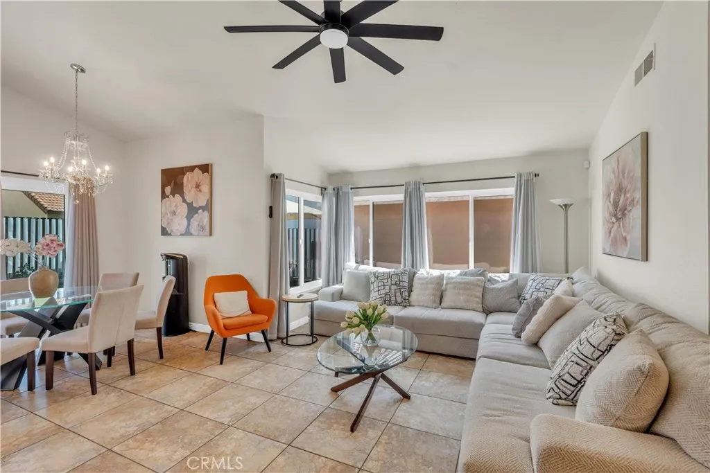 302 Daystar Drive, Perris, California 92571 home-pic-3