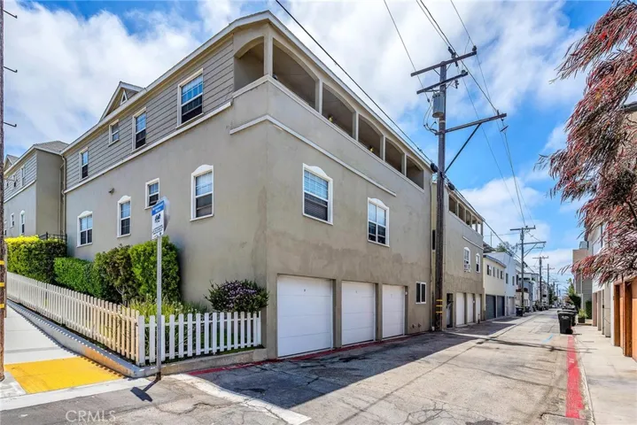 1535 Monterey Boulevard, Hermosa Beach, California 90254