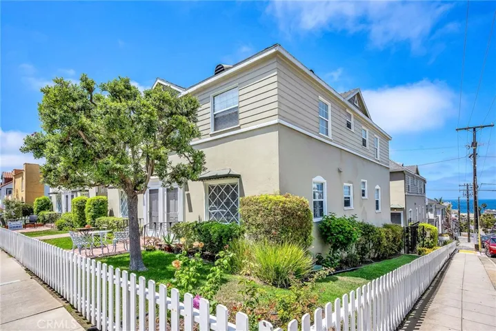 1535 Monterey Boulevard, Hermosa Beach, California 90254