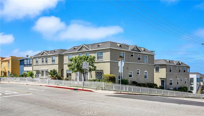 1535 Monterey Boulevard, Hermosa Beach, California 90254